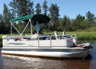 How_To_Buy_A_Pontoon_Boat_–_Step_By_Step_Guide