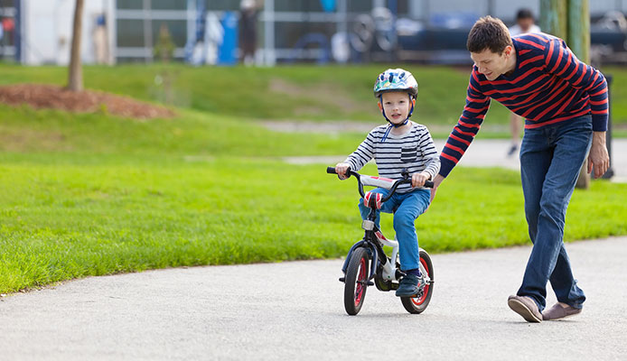 how to train kid to ride bike